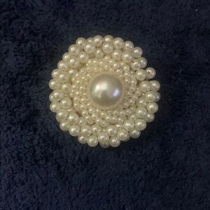 Vintage pearl cluster brooch